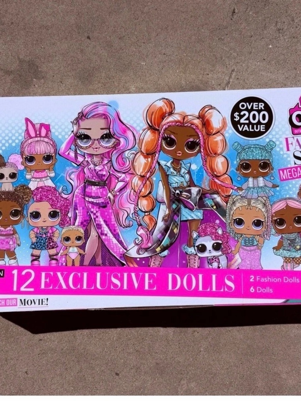 L.O.L. Surprise! OMG Fashion Show Mega Runway! 12-Doll Fashion Show Playset